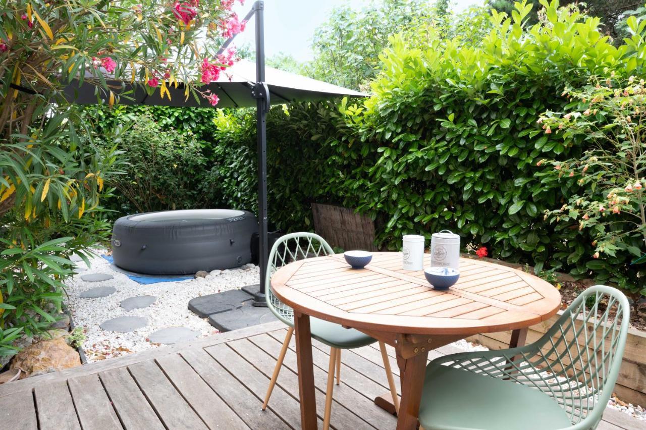 Idéal couple Jacuzzi et jolie cour intérieure Tolosa Esterno foto